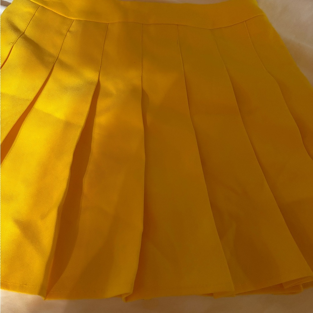 Yellow Pleated Women's Skirt - Picture 2 of 4
